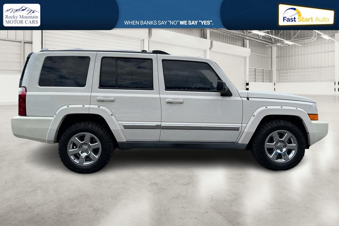 2007 White Jeep Commander Limited 2WD (1J8HH58267C) with an 5.7L V8 OHV 16V engine, 5-Speed Automatic Overdrive transmission, located at 344 S Washington Blvd, Ogden, UT, 84404, (801) 399-1799, 41.255482, -111.970848 - Photo #1