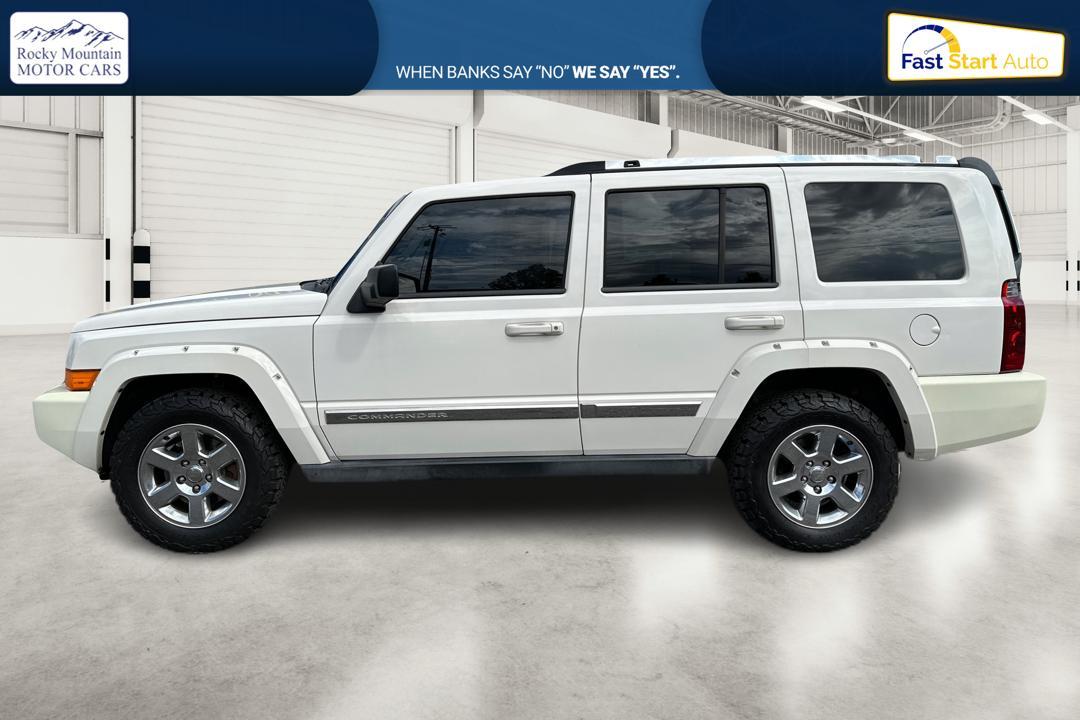 2007 White Jeep Commander Limited 2WD (1J8HH58267C) with an 5.7L V8 OHV 16V engine, 5-Speed Automatic Overdrive transmission, located at 344 S Washington Blvd, Ogden, UT, 84404, (801) 399-1799, 41.255482, -111.970848 - Photo #5