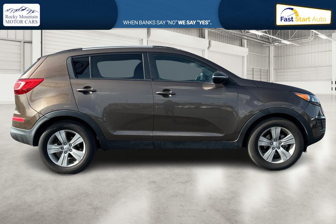 2011 Beige Kia Sportage LX FWD (KNDPB3A20B7) with an 2.4L V6 DOHC 24V engine, AUTOMATIC transmission, located at 7755 State Street, Midvale, UT, 84047, (801) 753-9063, 40.610329, -111.890656 - Photo #1