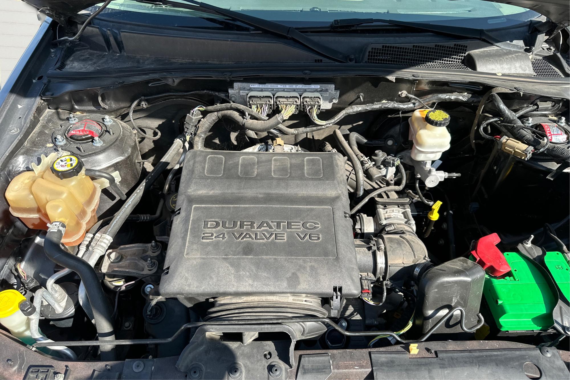 2010 Gray Ford Escape XLT FWD (1FMCU0DG3AK) with an 3.0L V6 DOHC 24V engine, 6-Speed Automatic transmission, located at 767 S State Road, Pleasant Grove, UT, 84062, (801) 785-1058, 40.354839, -111.736687 - Photo#10