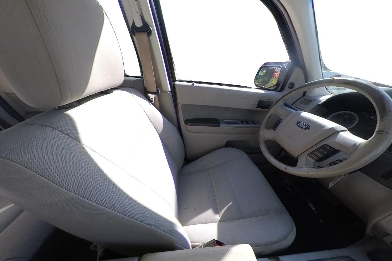 2010 Gray Ford Escape XLT FWD (1FMCU0DG3AK) with an 3.0L V6 DOHC 24V engine, 6-Speed Automatic transmission, located at 767 S State Road, Pleasant Grove, UT, 84062, (801) 785-1058, 40.354839, -111.736687 - Photo#17