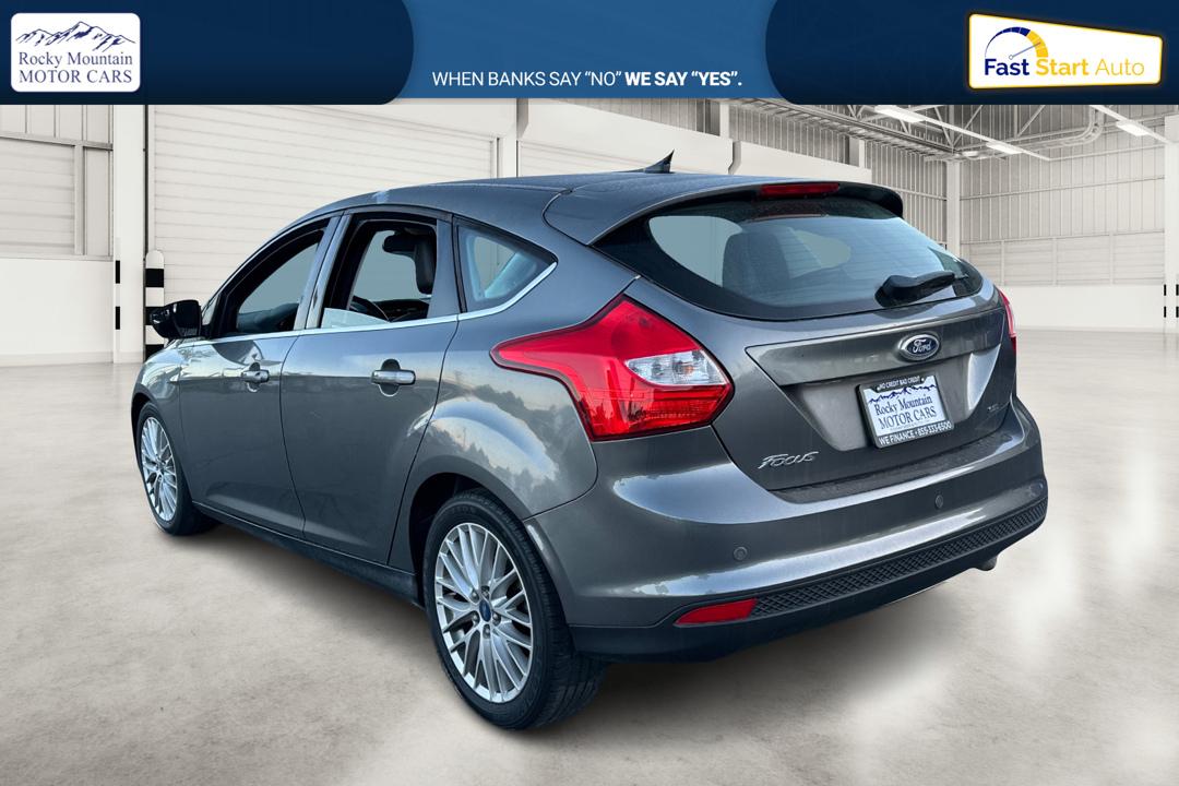 2012 Gray Ford Focus SEL (1FAHP3M24CL) with an 2.0L L4 DOHC 16V engine, 6-Speed Automatic transmission, located at 767 S State Road, Pleasant Grove, UT, 84062, (801) 785-1058, 40.354839, -111.736687 - Photo#5