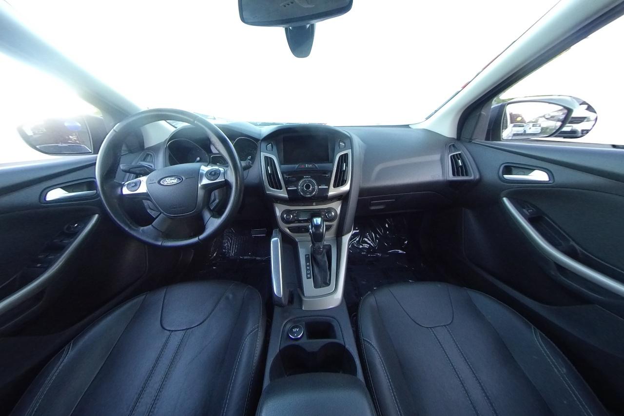 2012 Gray Ford Focus SEL (1FAHP3M24CL) with an 2.0L L4 DOHC 16V engine, 6-Speed Automatic transmission, located at 767 S State Road, Pleasant Grove, UT, 84062, (801) 785-1058, 40.354839, -111.736687 - Photo#14