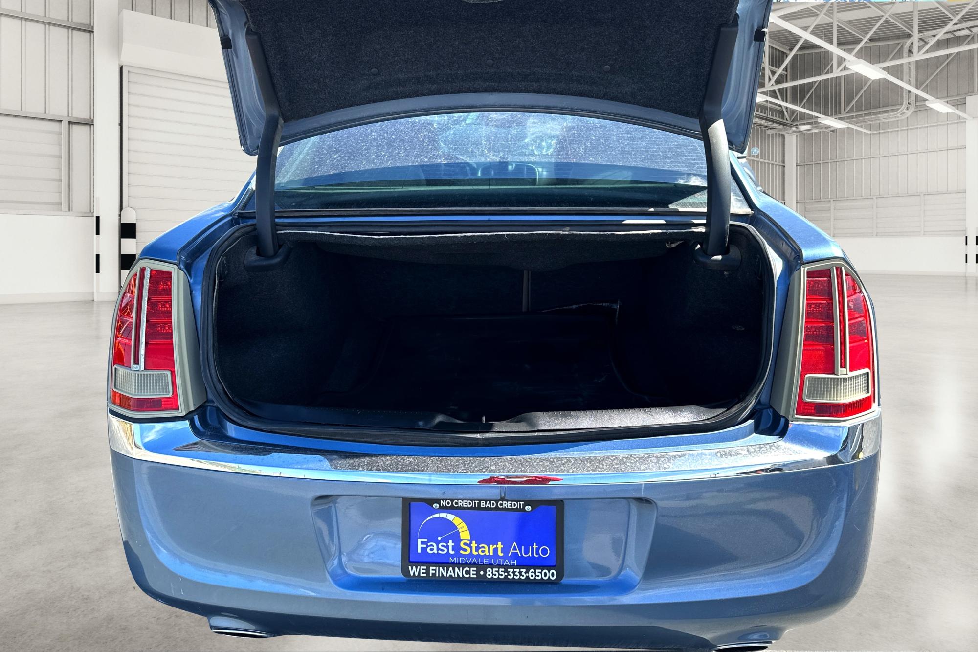 2011 Blue Chrysler 300 C RWD (2C3CA6CT5BH) with an 5.7L V8 OHV 16V engine, 5-Speed Automatic transmission, located at 7755 State Street, Midvale, UT, 84047, (801) 753-9063, 40.610329, -111.890656 - Photo #10