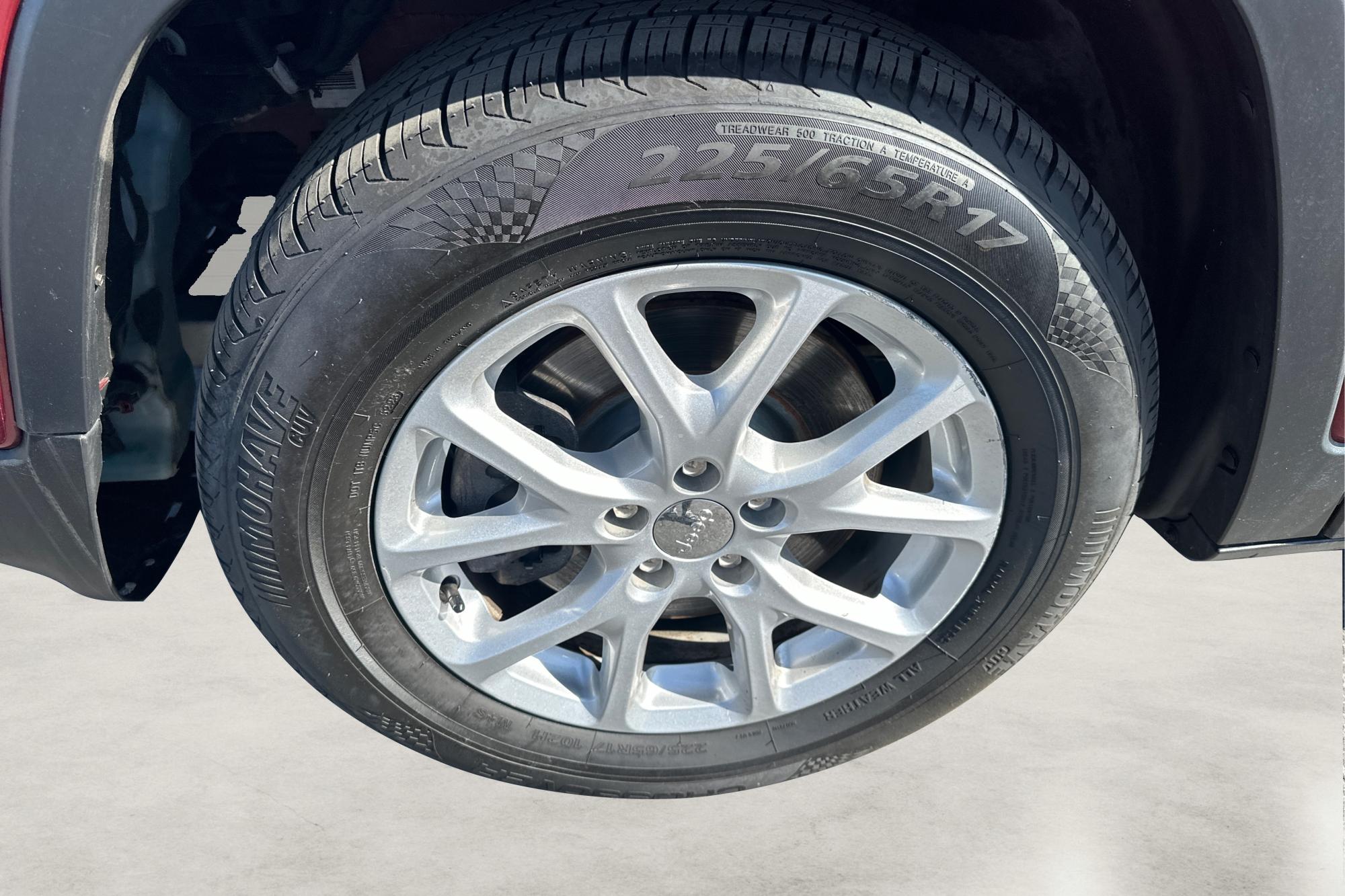 2015 Red Jeep Cherokee Sport FWD (1C4PJLAB8FW) with an 2.4L L4 DOHC 16V engine, 9-Speed Automatic transmission, located at 7755 State Street, Midvale, UT, 84047, (801) 753-9063, 40.610329, -111.892159 - Photo#12