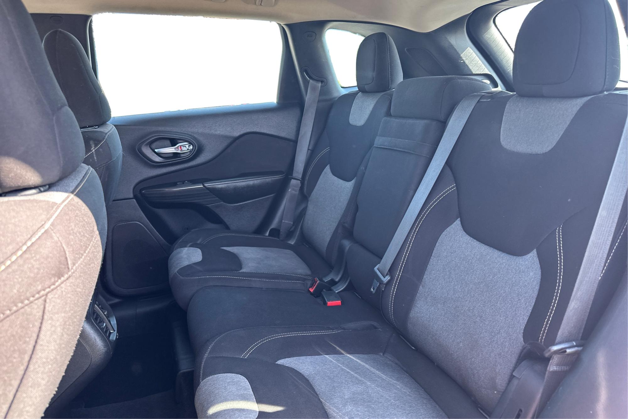 2015 Red Jeep Cherokee Sport FWD (1C4PJLAB8FW) with an 2.4L L4 DOHC 16V engine, 9-Speed Automatic transmission, located at 7755 State Street, Midvale, UT, 84047, (801) 753-9063, 40.610329, -111.892159 - Photo#15