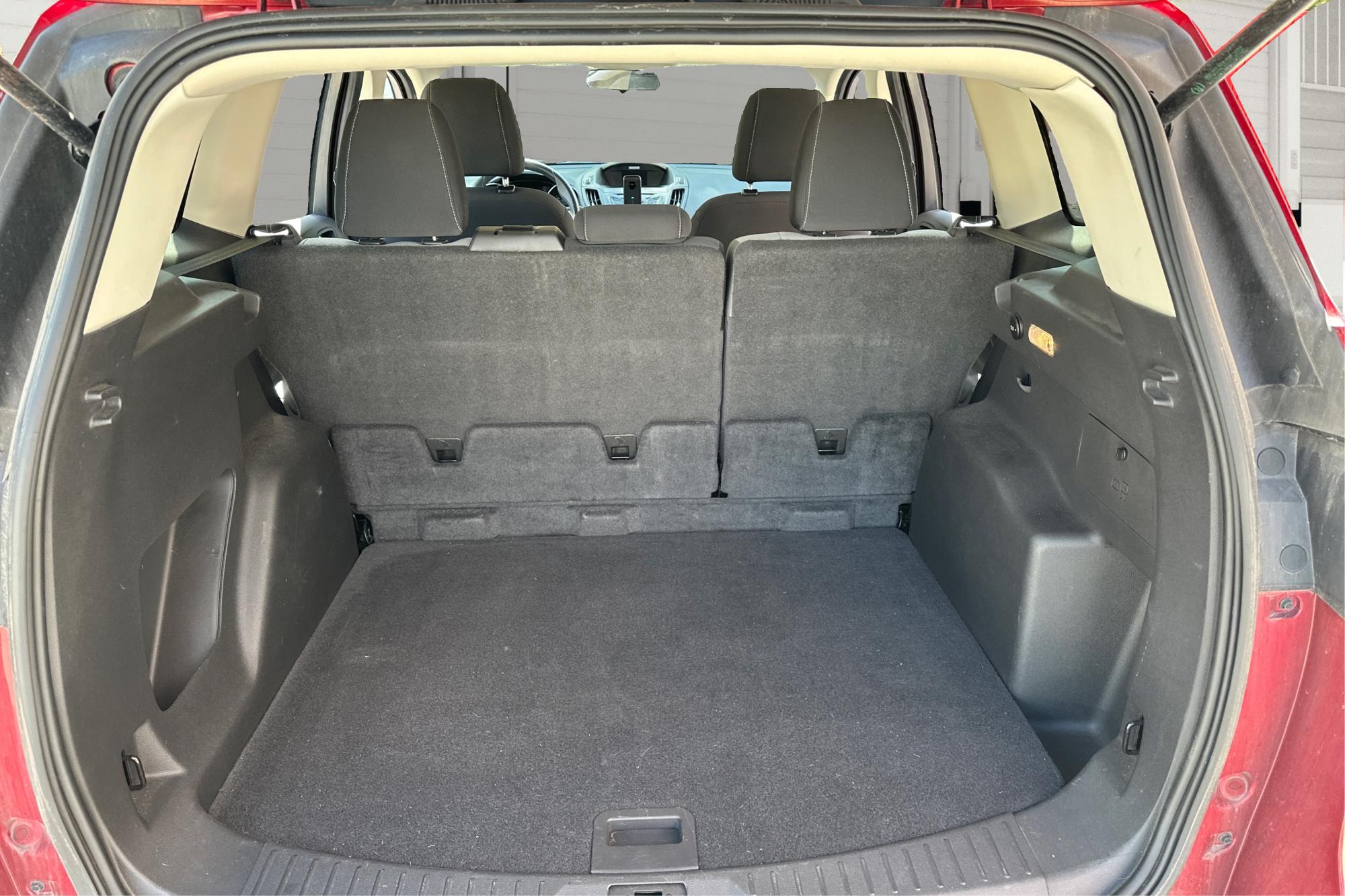 2016 Red Ford Escape SE FWD (1FMCU0G79GU) with an 2.5L L4 DOHC 16V engine, 6-Speed Automatic transmission, located at 767 S State Road, Pleasant Grove, UT, 84062, (801) 785-1058, 40.354839, -111.736687 - Photo#13