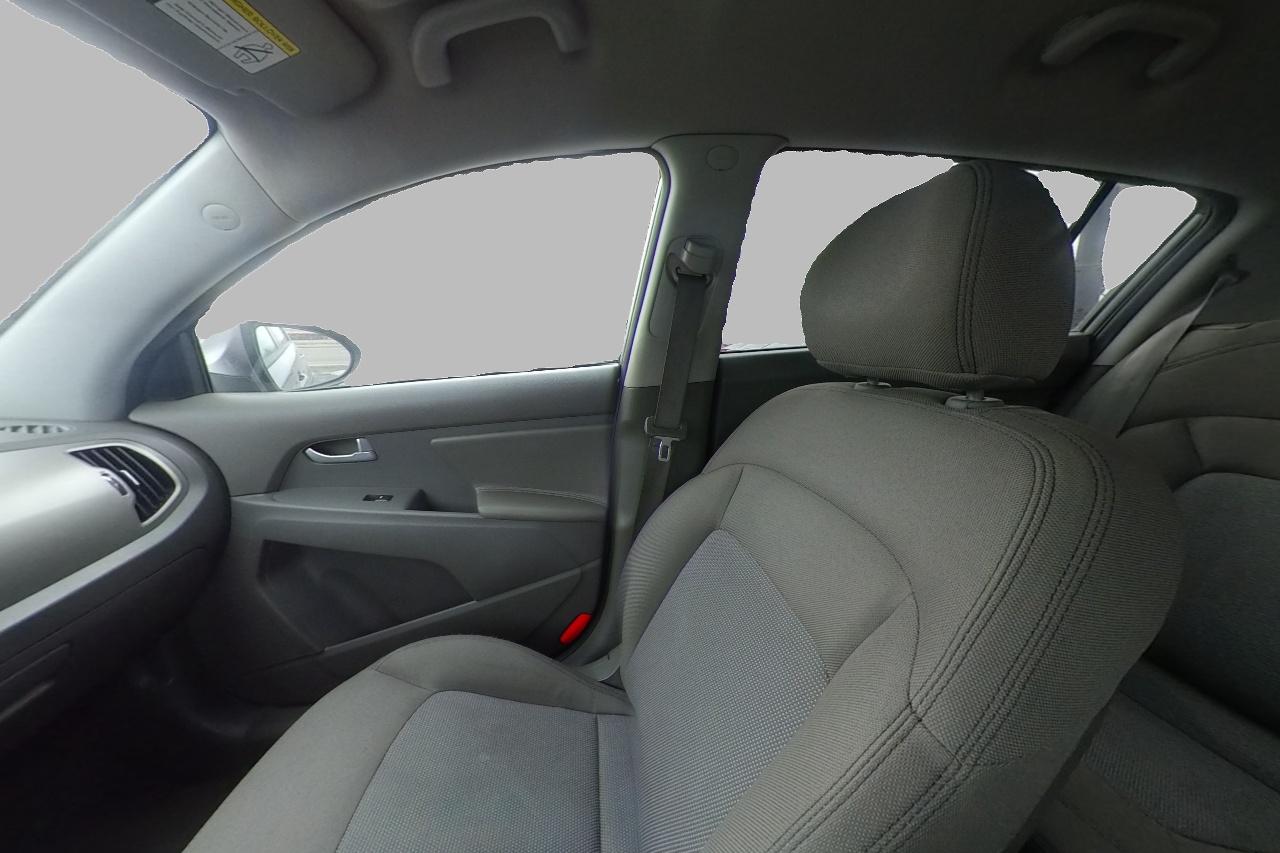 2015 Silver Kia Sportage LX FWD (KNDPB3AC7F7) with an 2.4L V6 DOHC 24V engine, 6-Speed Automatic transmission, located at 344 S Washington Blvd, Ogden, UT, 84404, (801) 399-1799, 41.255482, -111.970848 - Photo#17