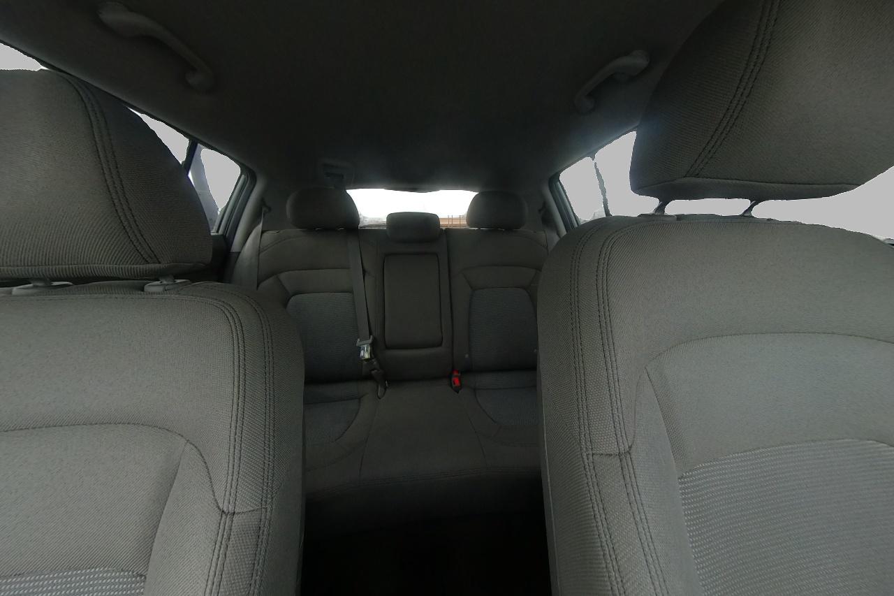 2015 Silver Kia Sportage LX FWD (KNDPB3AC7F7) with an 2.4L V6 DOHC 24V engine, 6-Speed Automatic transmission, located at 344 S Washington Blvd, Ogden, UT, 84404, (801) 399-1799, 41.255482, -111.970848 - Photo#18
