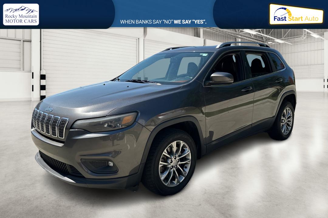 2019 Gray Jeep Cherokee Latitude Plus FWD (1C4PJLLB9KD) with an 2.4L L4 DOHC 16V engine, 9A transmission, located at 767 S State Road, Pleasant Grove, UT, 84062, (801) 785-1058, 40.354839, -111.736687 - Photo#8