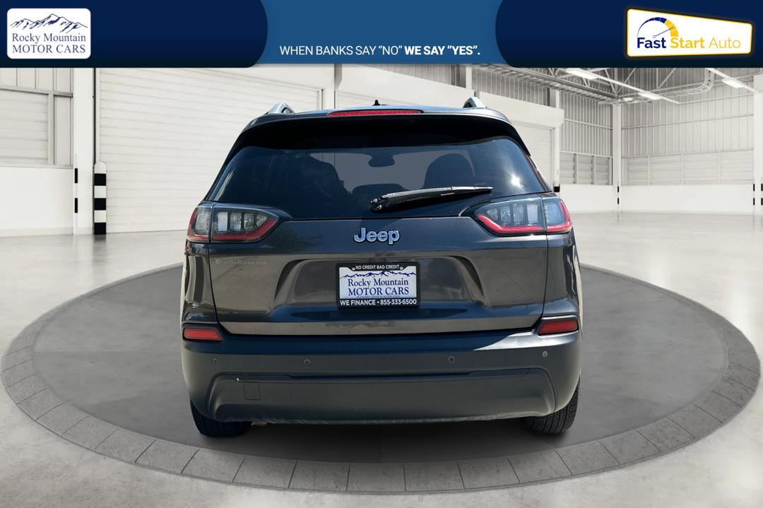 2019 Gray Jeep Cherokee Latitude Plus FWD (1C4PJLLB9KD) with an 2.4L L4 DOHC 16V engine, 9A transmission, located at 767 S State Road, Pleasant Grove, UT, 84062, (801) 785-1058, 40.354839, -111.736687 - Photo#3