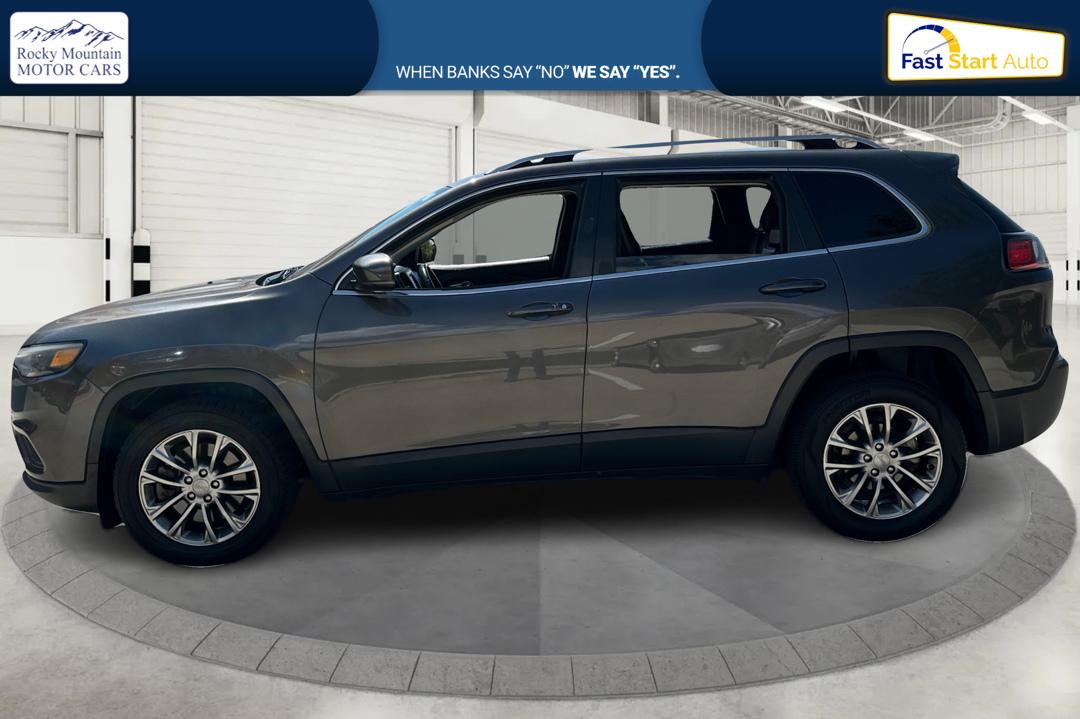 2019 Gray Jeep Cherokee Latitude Plus FWD (1C4PJLLB9KD) with an 2.4L L4 DOHC 16V engine, 9A transmission, located at 767 S State Road, Pleasant Grove, UT, 84062, (801) 785-1058, 40.354839, -111.736687 - Photo#5