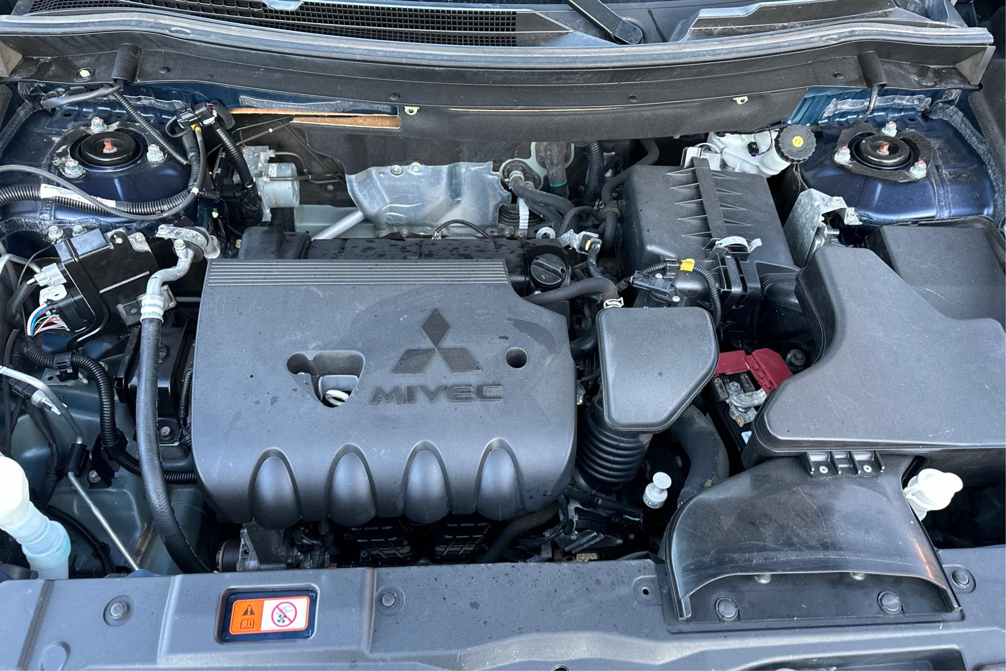 2020 Blue Mitsubishi Outlander SEL AWD (JA4AZ3A37LZ) with an 2.4L L4 DOHC 16V engine, CVT transmission, located at 344 S Washington Blvd, Ogden, UT, 84404, (801) 399-1799, 41.255482, -111.970848 - Photo#10