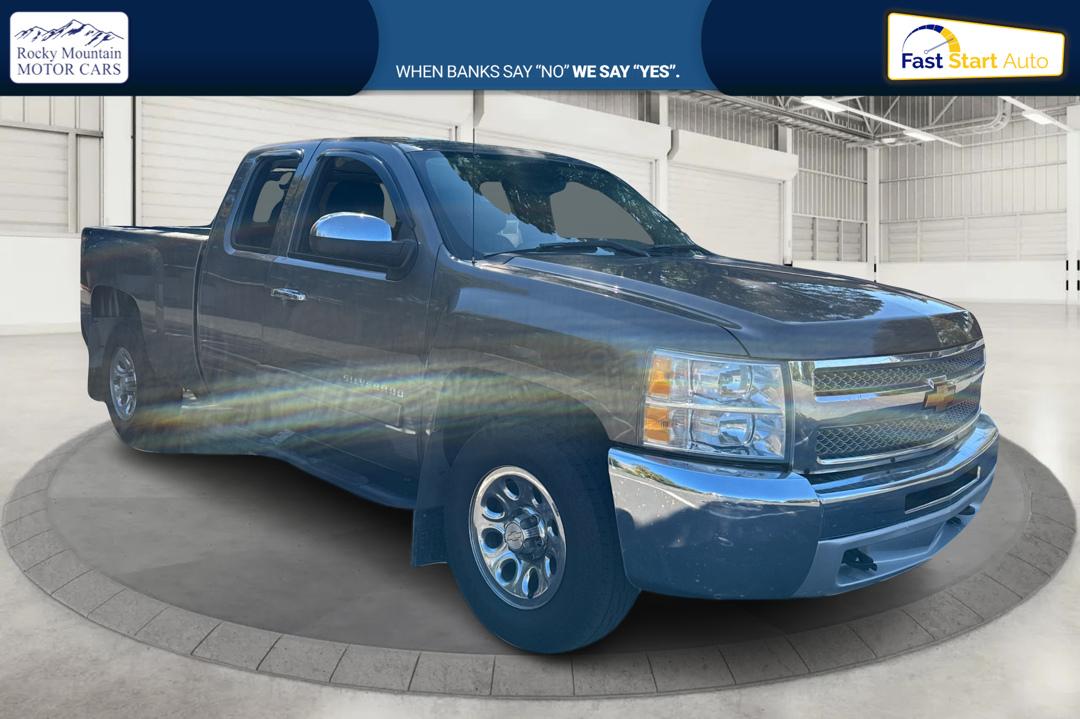 2013 Gray Chevrolet Silverado 1500 LS Extended Cab 4WD (1GCRKREA9DZ) with an 4.8L V8 OHV 16V engine, 4-Speed Automatic transmission, located at 767 S State Road, Pleasant Grove, UT, 84062, (801) 785-1058, 40.354839, -111.736687 - Photo#0