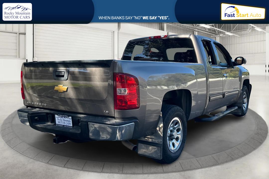 2013 Gray Chevrolet Silverado 1500 LS Extended Cab 4WD (1GCRKREA9DZ) with an 4.8L V8 OHV 16V engine, 4-Speed Automatic transmission, located at 767 S State Road, Pleasant Grove, UT, 84062, (801) 785-1058, 40.354839, -111.736687 - Photo#2