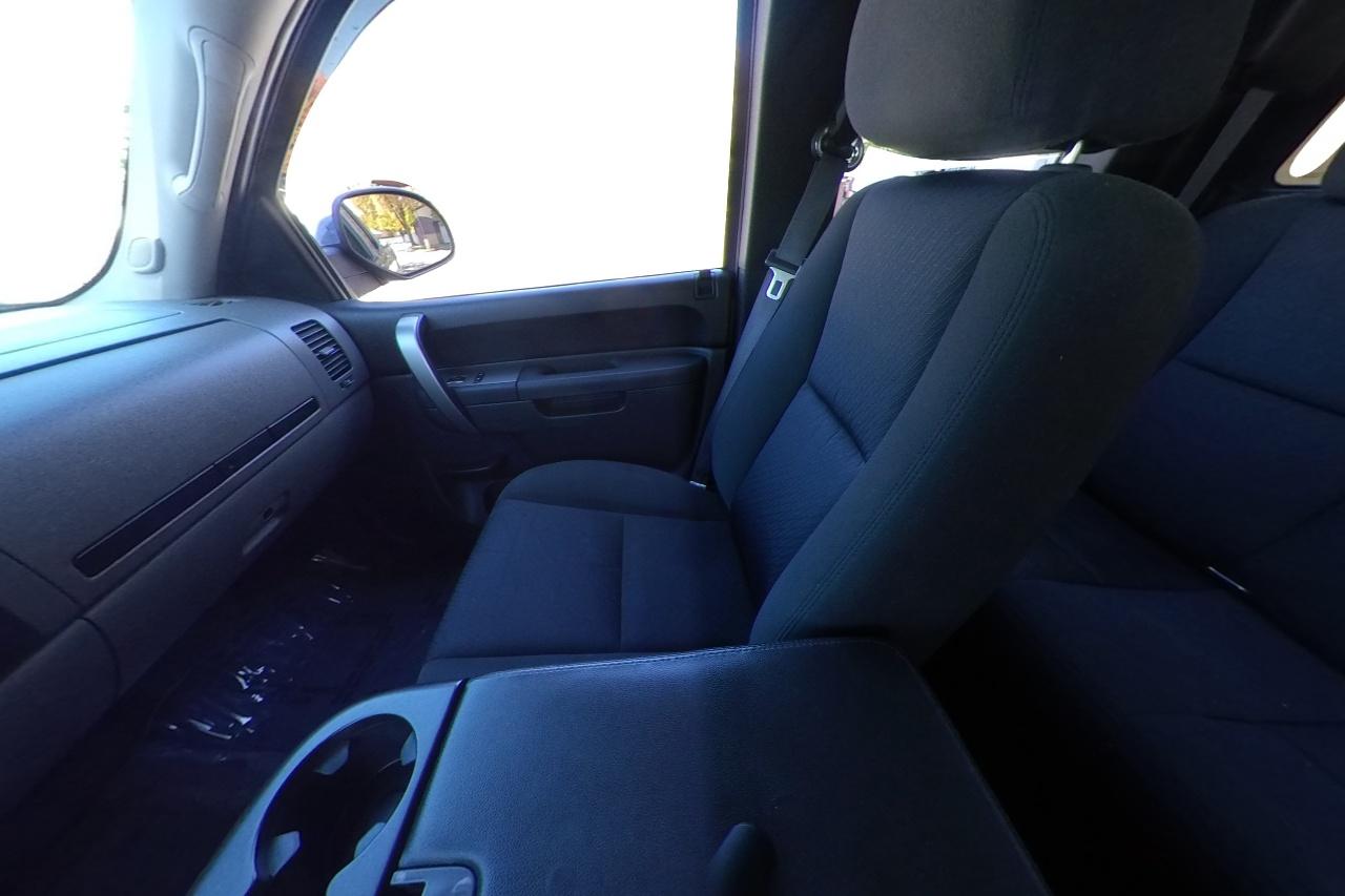 2013 Gray Chevrolet Silverado 1500 LS Extended Cab 4WD (1GCRKREA9DZ) with an 4.8L V8 OHV 16V engine, 4-Speed Automatic transmission, located at 767 S State Road, Pleasant Grove, UT, 84062, (801) 785-1058, 40.354839, -111.736687 - Photo#13