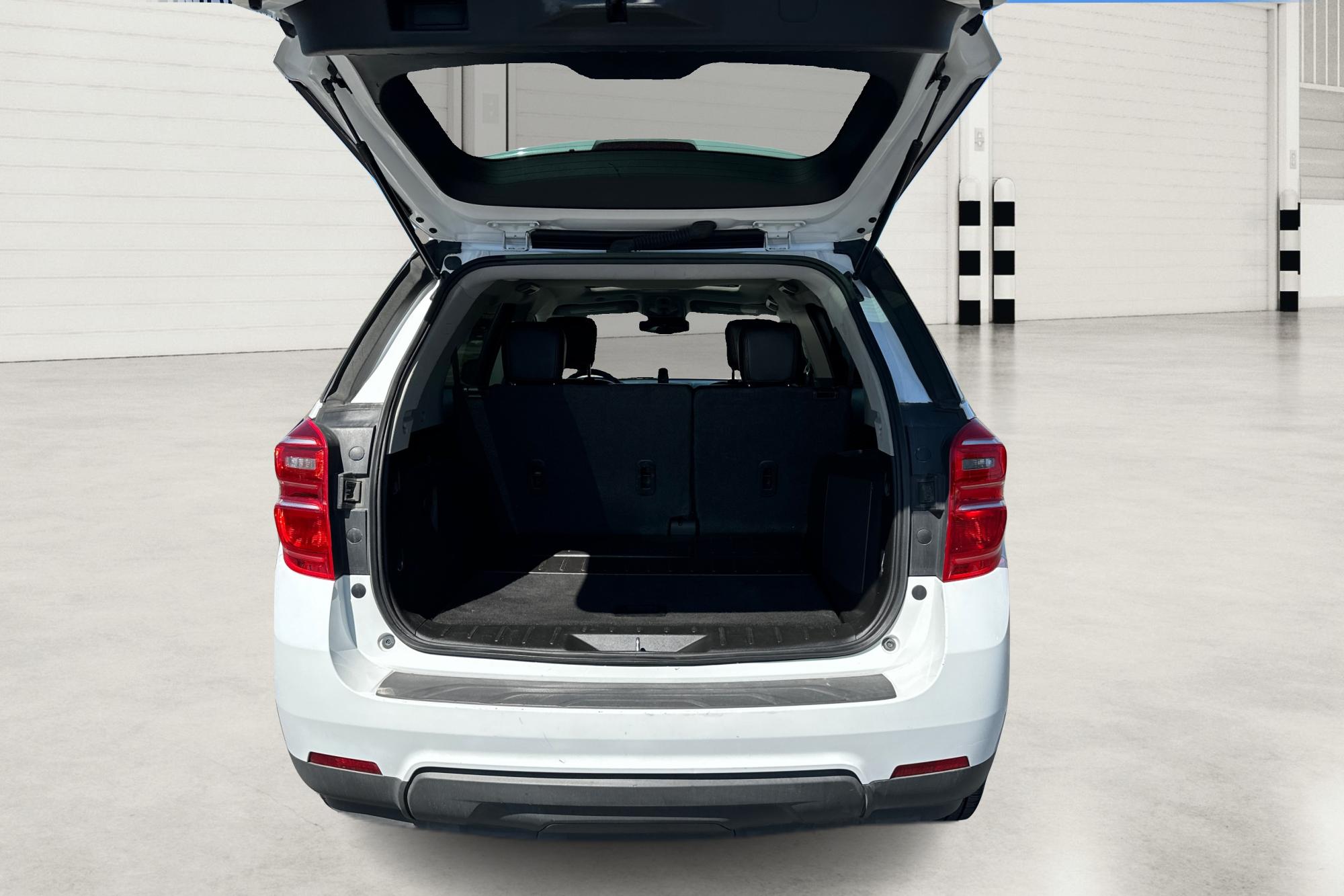 2017 White Chevrolet Equinox LS 2WD (2GNALBEK5H6) with an 2.4L L4 DOHC 16V FFV engine, 6A transmission, located at 7755 State Street, Midvale, UT, 84047, (801) 753-9063, 40.610329, -111.892159 - Photo#13