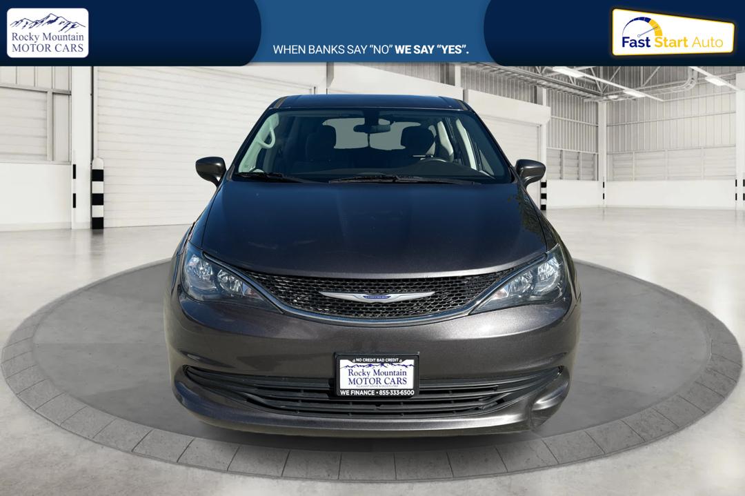 2020 Gray Chrysler Voyager LX (2C4RC1CG6LR) with an 3.6L V6 DOHC 24V engine, 9A transmission, located at 767 S State Road, Pleasant Grove, UT, 84062, (801) 785-1058, 40.354839, -111.736687 - Photo#7