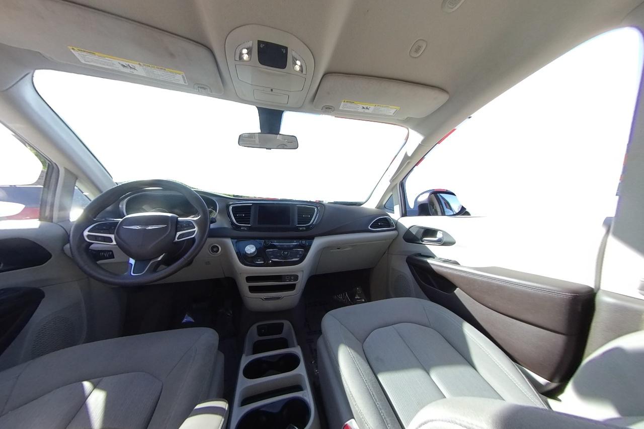 2020 Gray Chrysler Voyager LX (2C4RC1CG6LR) with an 3.6L V6 DOHC 24V engine, 9A transmission, located at 767 S State Road, Pleasant Grove, UT, 84062, (801) 785-1058, 40.354839, -111.736687 - Photo#16