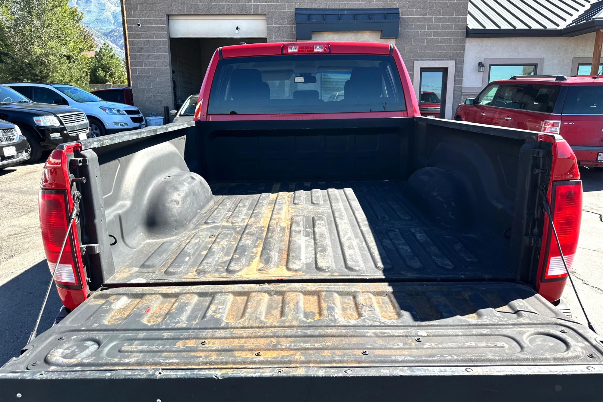 2016 Red RAM 1500 Tradesman Quad Cab 4WD (1C6RR7FT4GS) with an 5.7L V8 OHV 16V engine, 6A transmission, located at 767 S State Road, Pleasant Grove, UT, 84062, 40.330902, -76.919098 - Photo #10