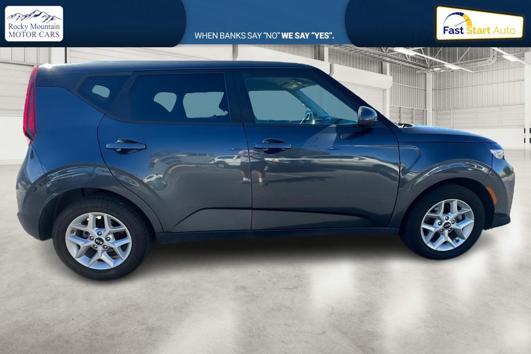 2020 Gray Kia Soul S (KNDJ23AU8L7) with an 2.0L L4 DOHC 16V engine, CVT transmission, located at 7755 State Street, Midvale, UT, 84047, (801) 753-9063, 40.610329, -111.890656 - Photo#1