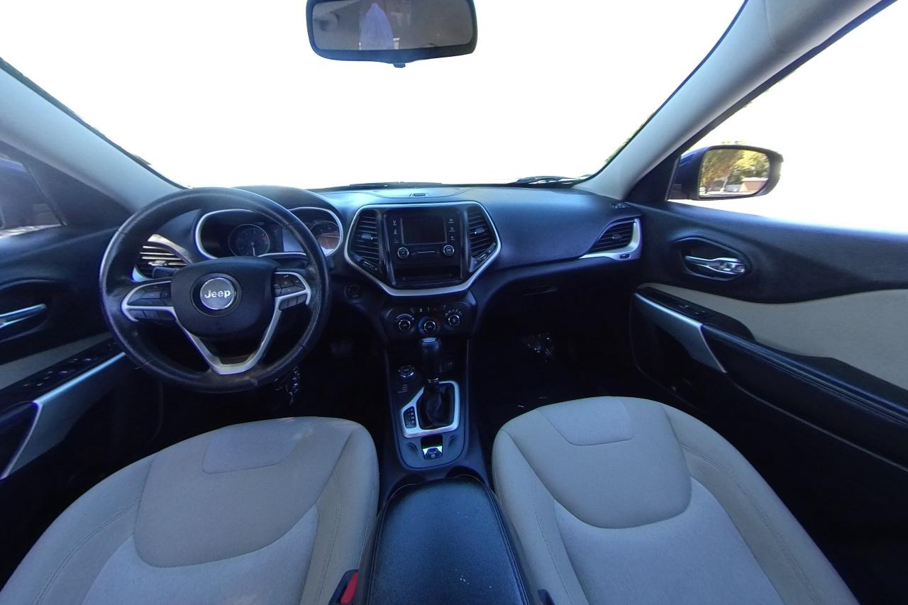2018 Blue Jeep Cherokee Latitude 4WD (1C4PJMCB1JD) with an 2.4L L4 DOHC 16V engine, 9A transmission, located at 767 S State Road, Pleasant Grove, UT, 84062, (801) 785-1058, 40.354839, -111.736687 - Photo#15