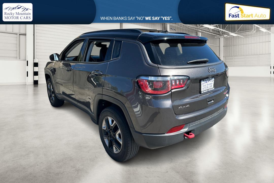 2018 Gray Jeep Compass Limited 4WD (3C4NJDDB2JT) with an 2.4L L4 DOHC 16V engine, CVT transmission, located at 767 S State Road, Pleasant Grove, UT, 84062, (801) 785-1058, 40.354839, -111.736687 - Photo #4