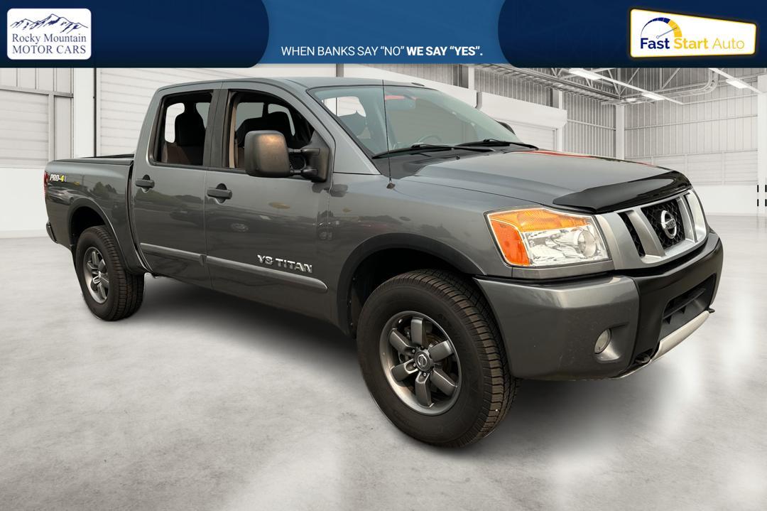 2015 Nissan Titan CREW CAB PICKUP 4-DR