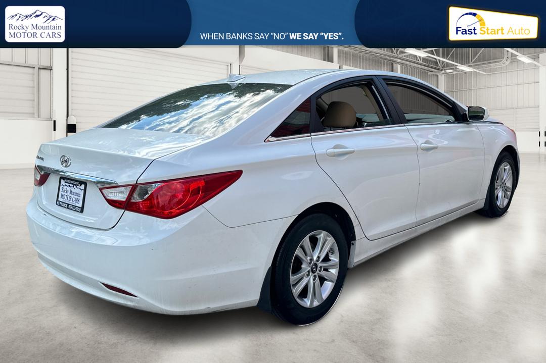 2013 White Hyundai Sonata GLS (5NPEB4AC4DH) with an 2.4L L4 DOHC 16V engine, 6-Speed Automatic transmission, located at 767 S State Road, Pleasant Grove, UT, 84062, (801) 785-1058, 40.354839, -111.736687 - Photo#2