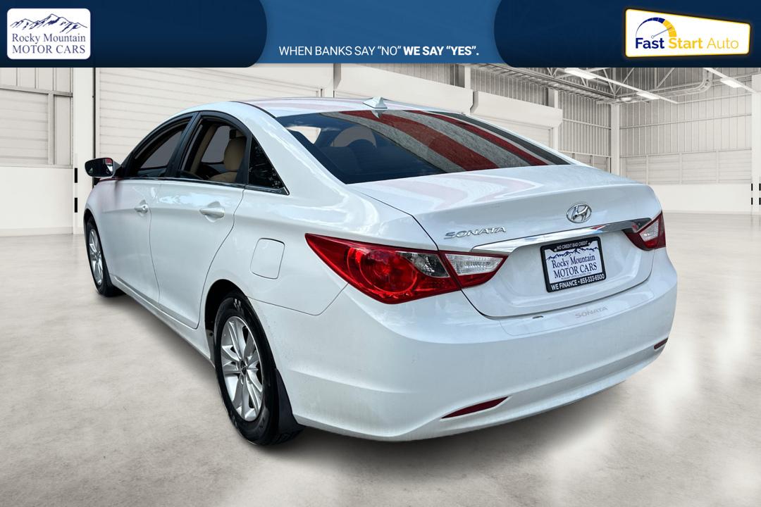 2013 White Hyundai Sonata GLS (5NPEB4AC4DH) with an 2.4L L4 DOHC 16V engine, 6-Speed Automatic transmission, located at 767 S State Road, Pleasant Grove, UT, 84062, (801) 785-1058, 40.354839, -111.736687 - Photo#5