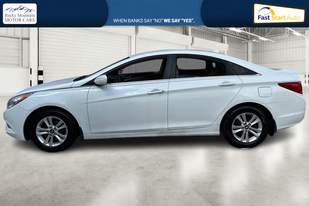 2013 White Hyundai Sonata GLS (5NPEB4AC4DH) with an 2.4L L4 DOHC 16V engine, 6-Speed Automatic transmission, located at 767 S State Road, Pleasant Grove, UT, 84062, (801) 785-1058, 40.354839, -111.736687 - Photo#6