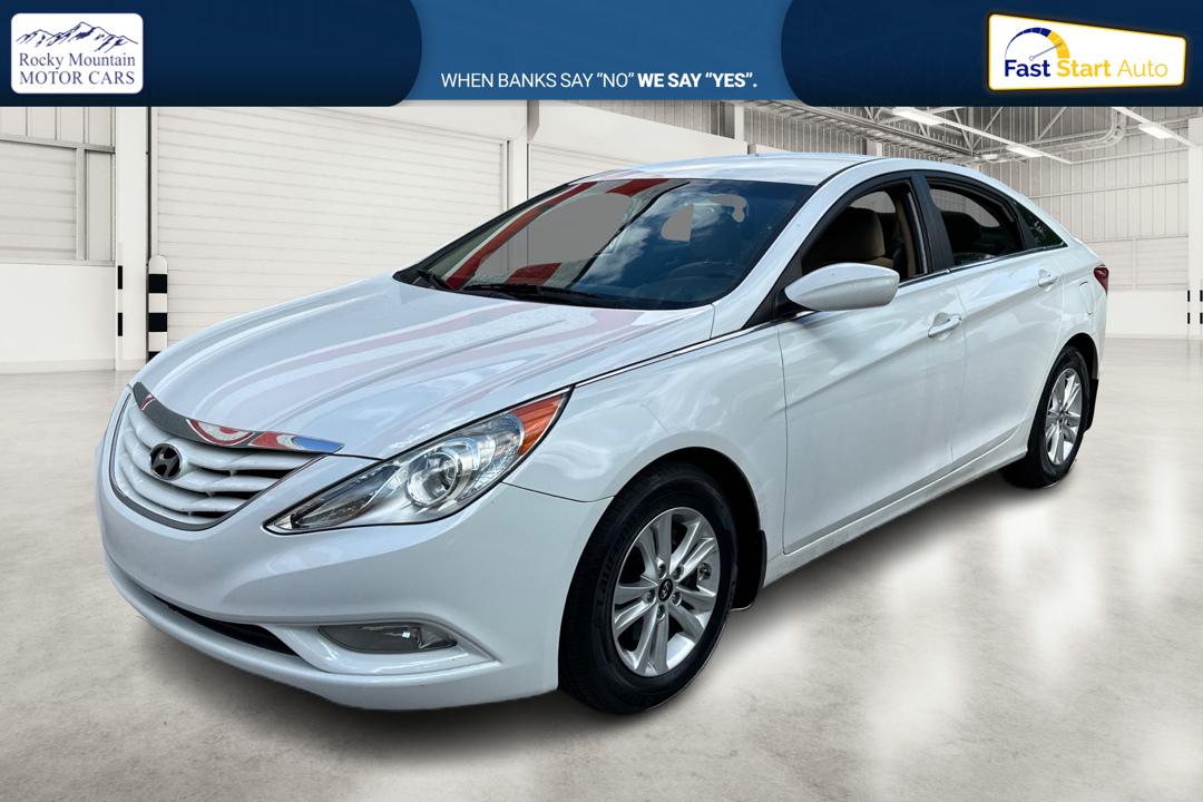 2013 White Hyundai Sonata GLS (5NPEB4AC4DH) with an 2.4L L4 DOHC 16V engine, 6-Speed Automatic transmission, located at 767 S State Road, Pleasant Grove, UT, 84062, (801) 785-1058, 40.354839, -111.736687 - Photo#8