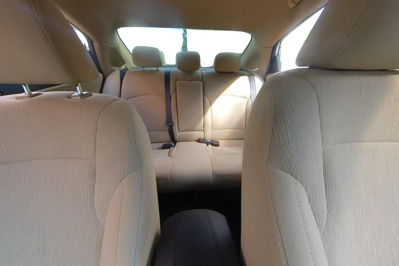 2013 White Hyundai Sonata GLS (5NPEB4AC4DH) with an 2.4L L4 DOHC 16V engine, 6-Speed Automatic transmission, located at 767 S State Road, Pleasant Grove, UT, 84062, (801) 785-1058, 40.354839, -111.736687 - Photo#16