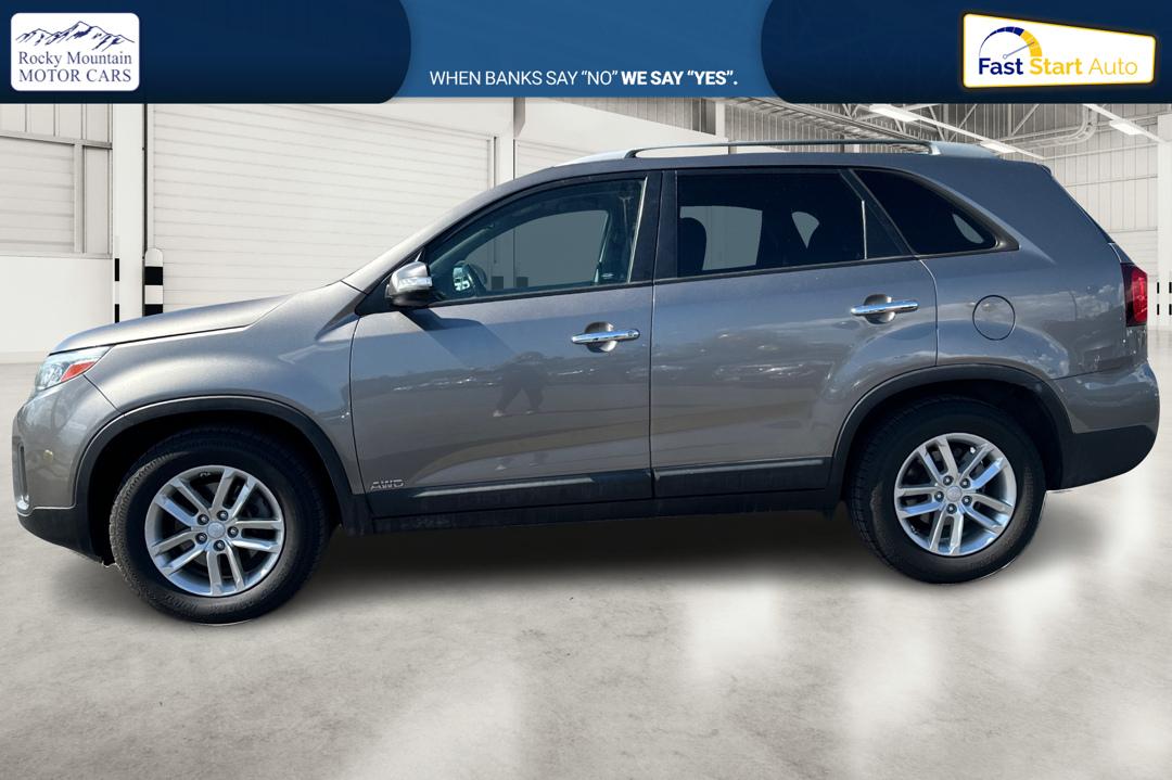 2015 Silver Kia Sorento LX AWD (5XYKTCA6XFG) with an 2.4L L4 DOHC 16V engine, 6-Speed Automatic transmission, located at 7755 State Street, Midvale, UT, 84047, (801) 753-9063, 40.610329, -111.892159 - Photo#6