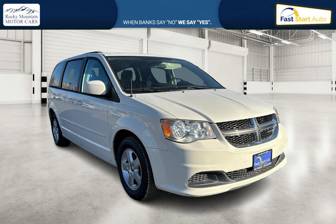 2012 White Dodge Grand Caravan SXT (2C4RDGCG9CR) with an 3.6L V6 DOHC 24V engine, 6-Speed Automatic transmission, located at 7755 State Street, Midvale, UT, 84047, (801) 753-9063, 40.610329, -111.890656 - Photo#0