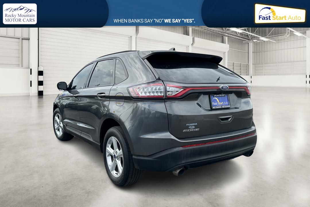 2017 Gray Ford Edge SE FWD (2FMPK3G9XHB) with an 2.0L L4 DOHC 16V engine, 6A transmission, located at 7755 State Street, Midvale, UT, 84047, (801) 753-9063, 40.610329, -111.892159 - Photo #4