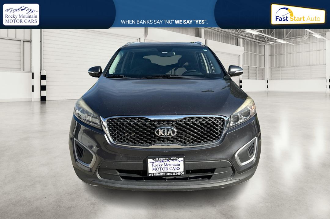 2018 Gray Kia Sorento LX V6 2WD (5XYPG4A53JG) with an 3.3L V6 DOHC 24V engine, 6A transmission, located at 7755 State Street, Midvale, UT, 84047, (801) 753-9063, 40.610329, -111.890656 - Photo#9