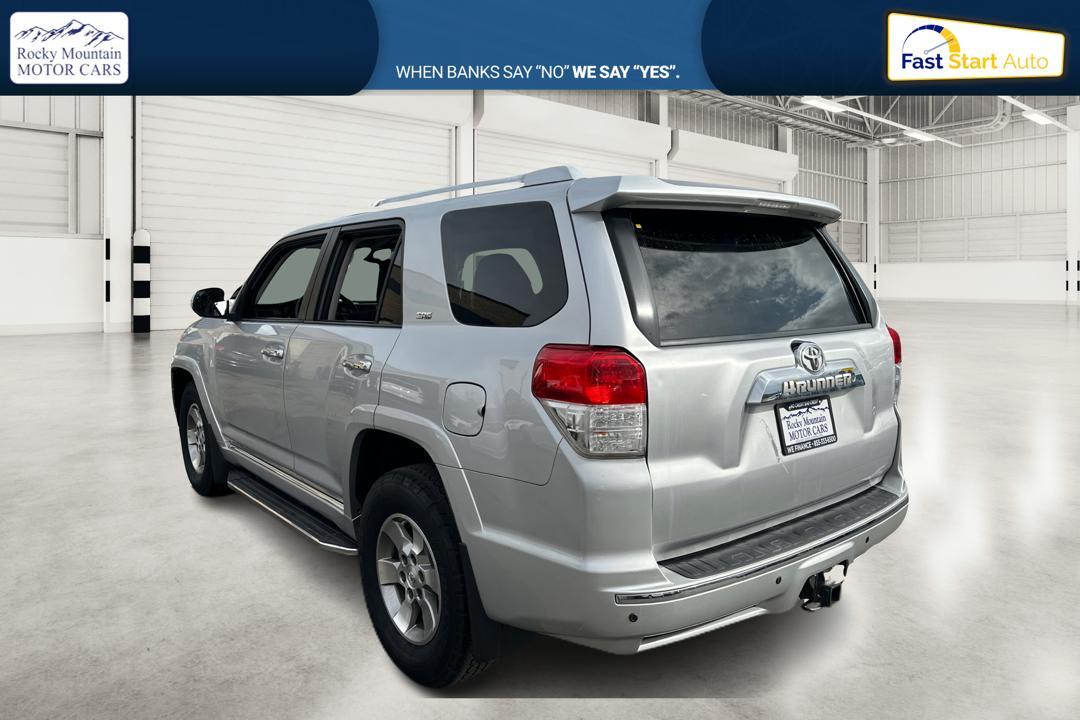 2011 Silver Toyota 4Runner Limited 2WD V6 (JTEZU5JR4B5) with an 4.0L V6 DOHC 24V engine, 5-Speed Automatic transmission, located at 767 S State Road, Pleasant Grove, UT, 84062, (801) 785-1058, 40.354839, -111.736687 - Photo #4