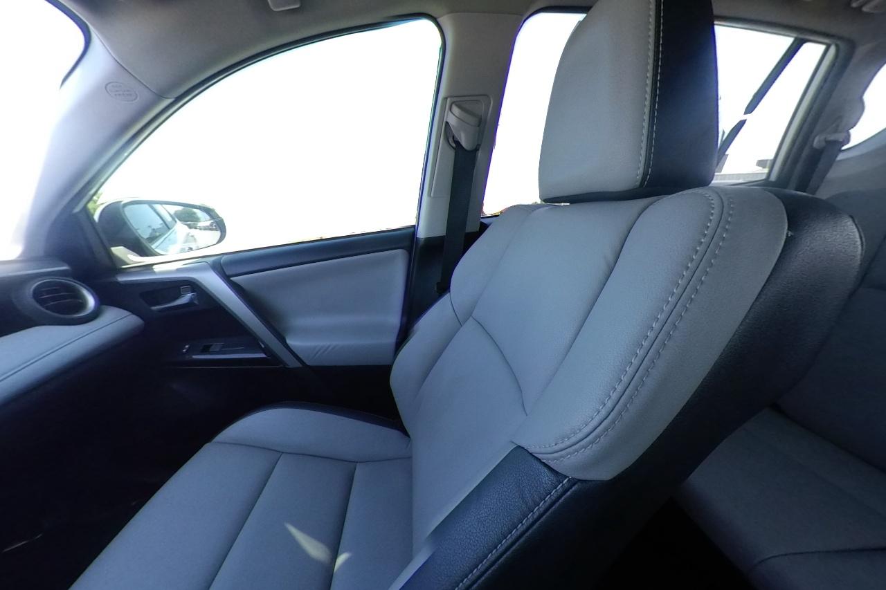 2017 White Toyota RAV4 Limited FWD (2T3YFREV5HW) with an 2.5L L4 DOHC 16V engine, 6A transmission, located at 7755 State Street, Midvale, UT, 84047, (801) 753-9063, 40.610329, -111.890656 - Photo#17