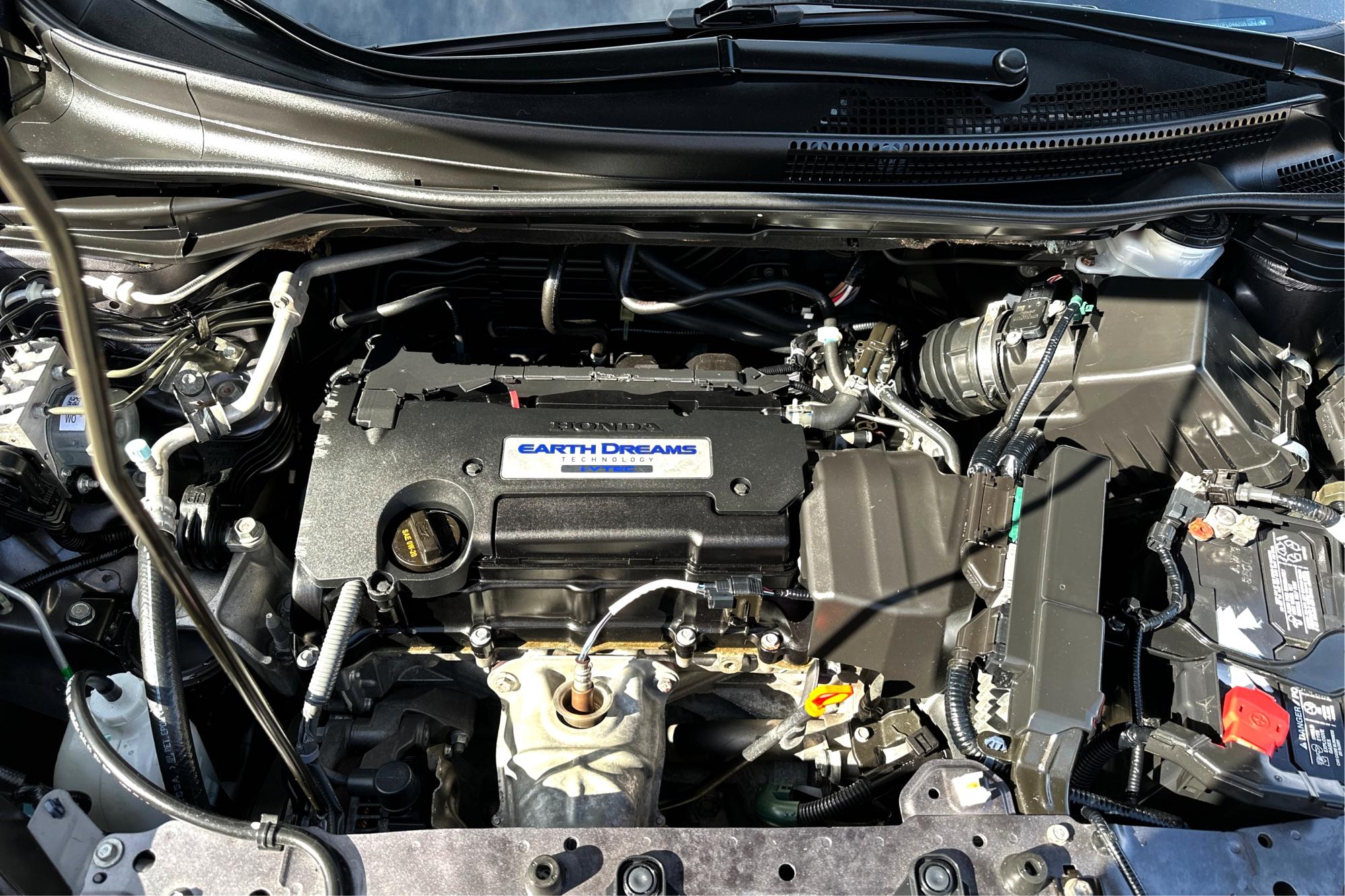 2015 Gray Honda CR-V LX 4WD (5J6RM4H30FL) with an 2.4L L4 DOHC 16V engine, Continuously Variable Transmission transmission, located at 344 S Washington Blvd, Ogden, UT, 84404, (801) 399-1799, 41.255482, -111.970848 - Photo #8