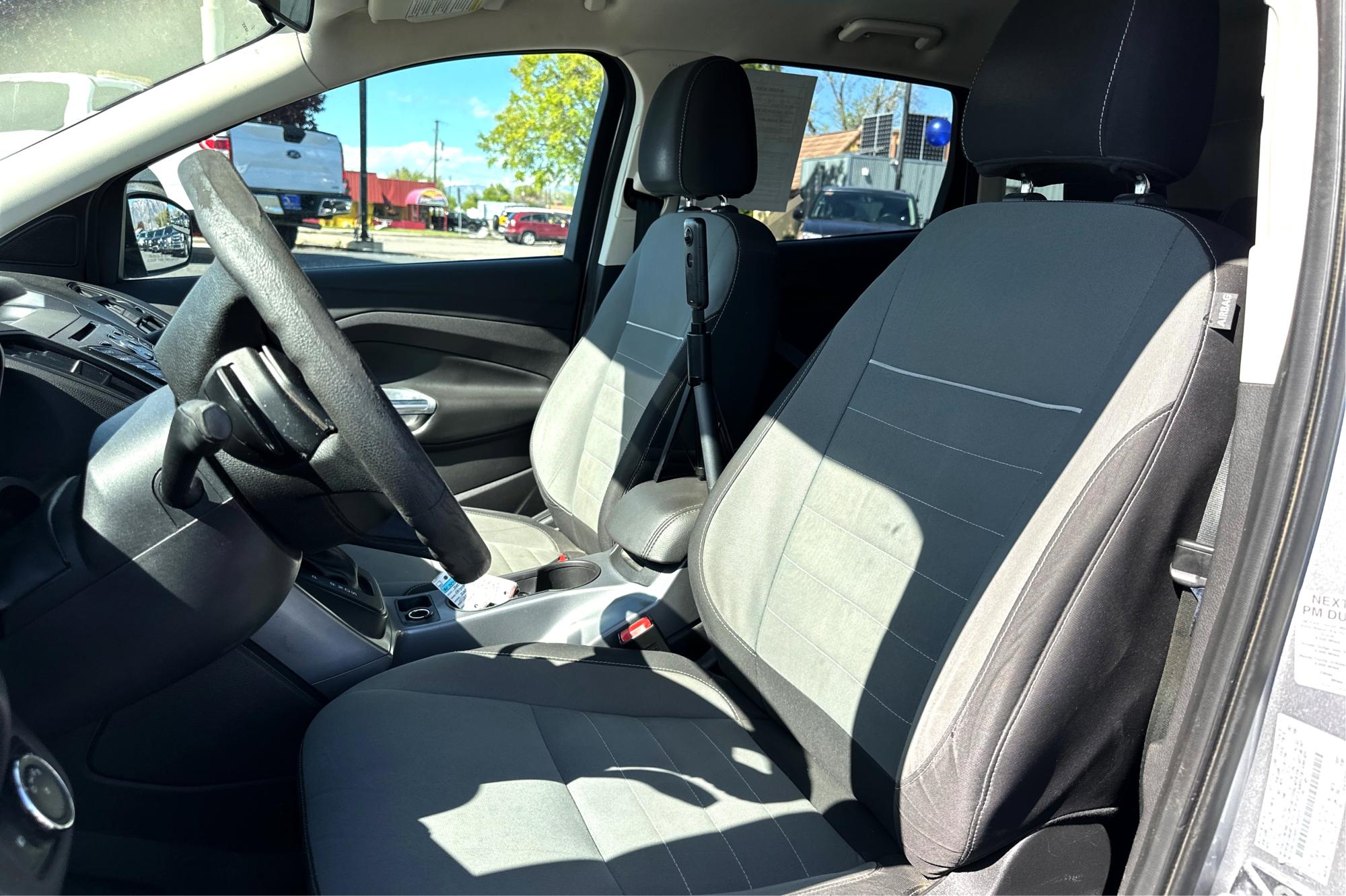 2015 Silver Ford Escape SE FWD (1FMCU0G95FU) with an 2.0L L4 DOHC 16V engine, 6-Speed Automatic transmission, located at 7755 State Street, Midvale, UT, 84047, (801) 753-9063, 40.610329, -111.890656 - Photo #11