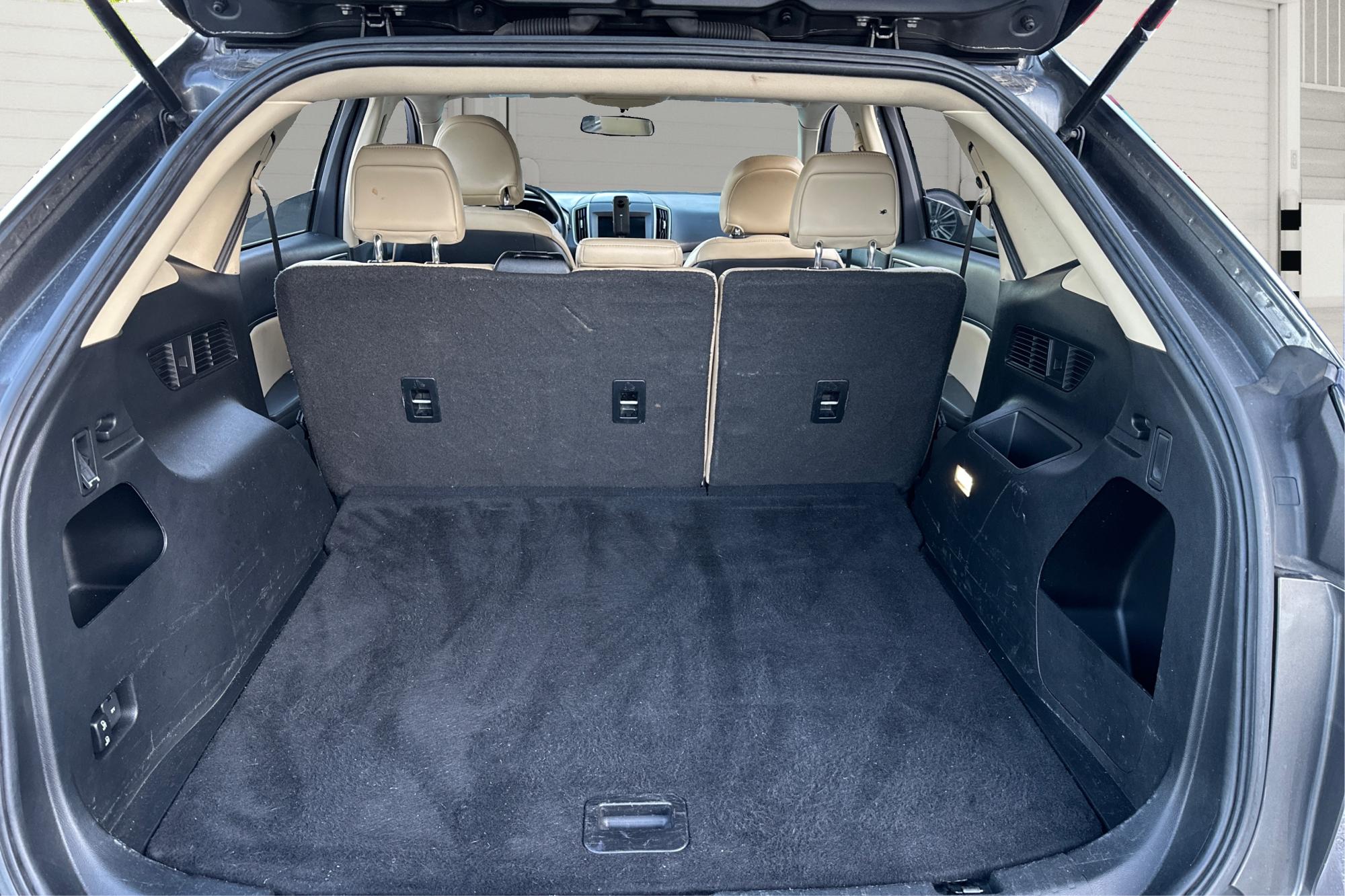 2017 Gray Ford Edge SEL FWD (2FMPK3J93HB) with an 2.0L L4 DOHC 16V engine, 6A transmission, located at 767 S State Road, Pleasant Grove, UT, 84062, (801) 785-1058, 40.354839, -111.736687 - Photo#13