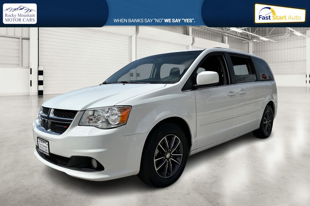 2017 White Dodge Grand Caravan SXT (2C4RDGCG6HR) with an 3.6L V6 DOHC 24V engine, 6A transmission, located at 767 S State Road, Pleasant Grove, UT, 84062, (801) 785-1058, 40.354839, -111.736687 - Photo #6