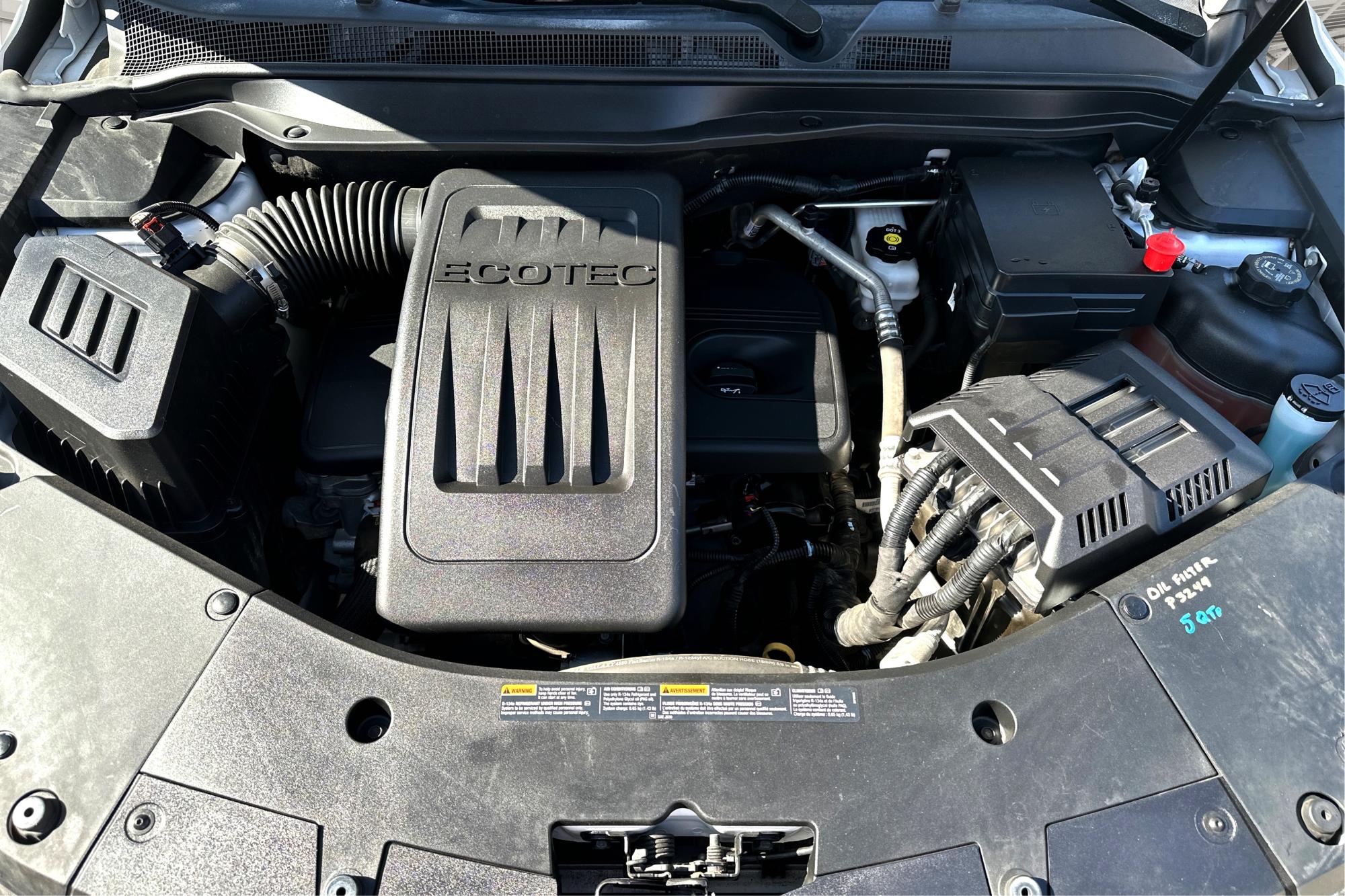 2015 White Chevrolet Equinox LS 2WD (2GNALAEK5F6) with an 2.4L L4 DOHC 16V FFV engine, 6-Speed Automatic transmission, located at 344 S Washington Blvd, Ogden, UT, 84404, (801) 399-1799, 41.255482, -111.970848 - Photo #8