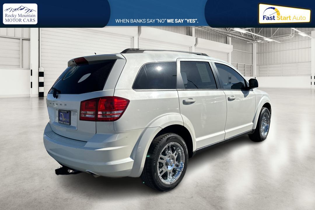 2016 White Dodge Journey SE (3C4PDCAB2GT) with an 2.4L L4 DOHC 16V engine, 4A transmission, located at 767 S State Road, Pleasant Grove, UT, 84062, (801) 785-1058, 40.354839, -111.736687 - Photo #2