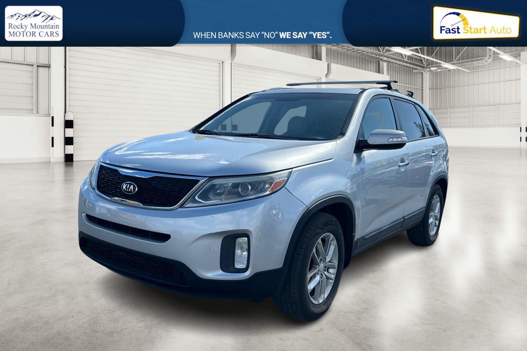 2015 Silver Kia Sorento LX V6 FWD (5XYKT4A7XFG) with an 3.3L V6 DOHC 24V engine, 6-Speed Automatic transmission, located at 7755 State Street, Midvale, UT, 84047, (801) 753-9063, 40.610329, -111.892159 - Photo #6