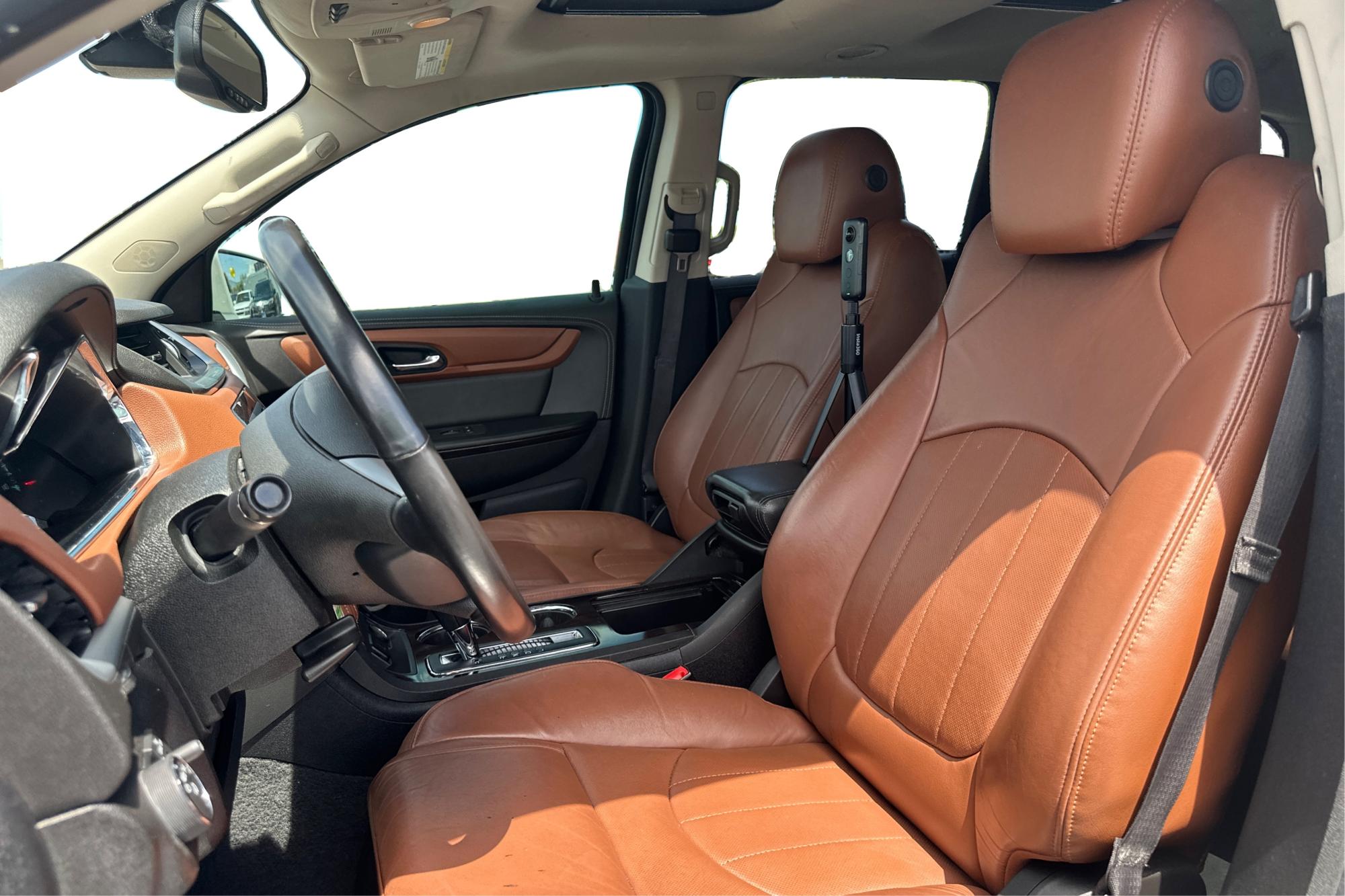 2017 White Chevrolet Traverse Premier FWD (1GNKRJKDXHJ) with an 3.6L V6 DOHC 24V engine, 6A transmission, located at 7755 State Street, Midvale, UT, 84047, (801) 753-9063, 40.610329, -111.892159 - Photo#14