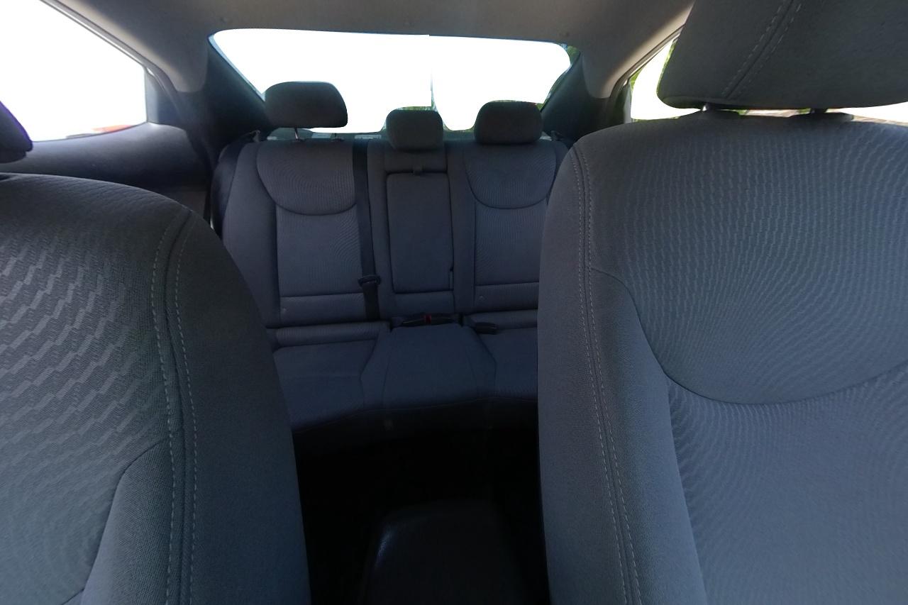 2015 Gray Hyundai Elantra Limited (KMHDH4AE7FU) with an 1.8L L4 DOHC 16V engine, 6-Speed Automatic transmission, located at 767 S State Road, Pleasant Grove, UT, 84062, (801) 785-1058, 40.354839, -111.736687 - Photo#16