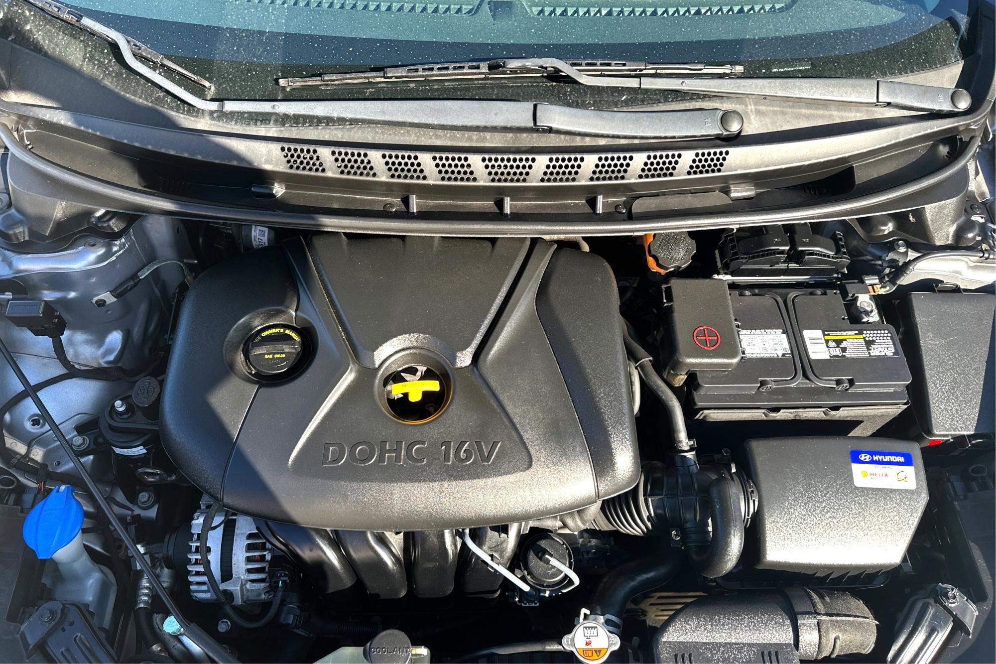 2015 Gray Hyundai Elantra Limited (KMHDH4AE7FU) with an 1.8L L4 DOHC 16V engine, 6-Speed Automatic transmission, located at 344 S Washington Blvd, Ogden, UT, 84404, (801) 399-1799, 41.255482, -111.970848 - Photo #8