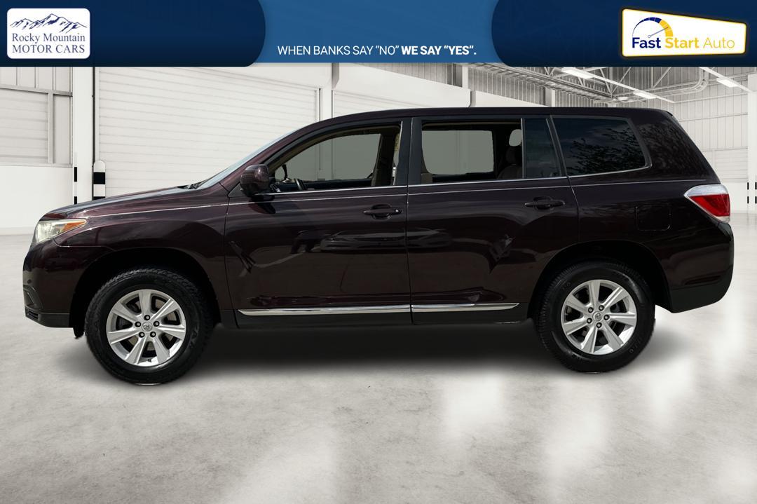 2012 Purple Toyota Highlander Base 2WD I4 (5TDZA3EH9CS) with an 2.7L L4 DOHC 16V engine, 5-Speed Automatic transmission, located at 767 S State Road, Pleasant Grove, UT, 84062, (801) 785-1058, 40.354839, -111.736687 - Photo #5
